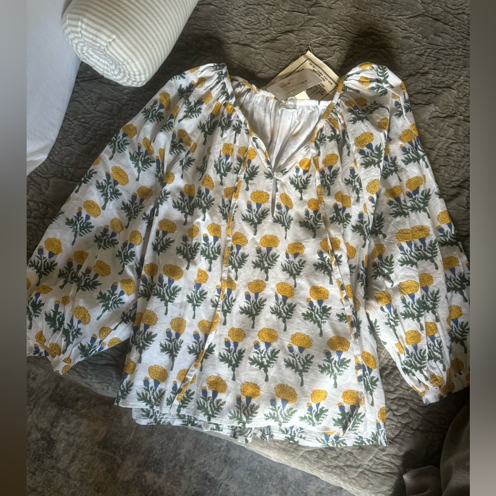 New with tags Evereve blouse size medium